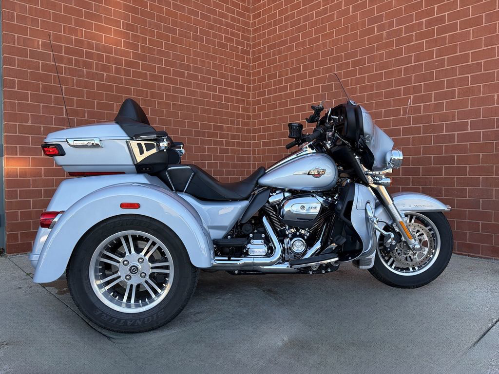 2023 Harley-Davidson Trike FLHTCUTG - Tri Glide Ultra ULTRA CLASSIC® in Waterford Twp, MI