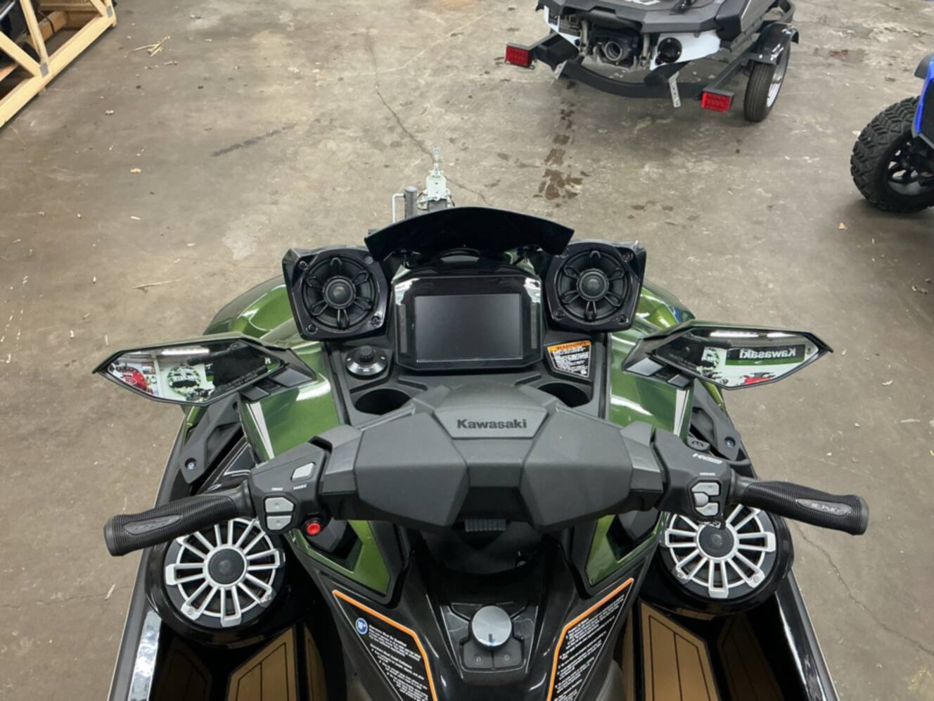 A photo of this 2025 Kawasaki Ultra 310LX LX