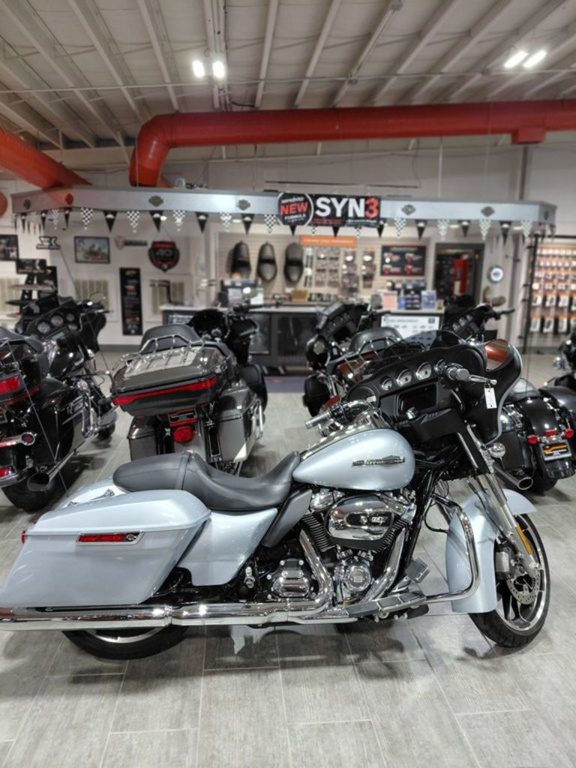 2023 Harley-Davidson Street Glide FLHX in Manteno, IL