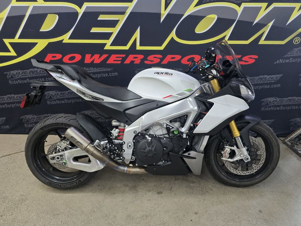 2022 Aprilia Tuono V4 R APRC ABS in surprise AZ