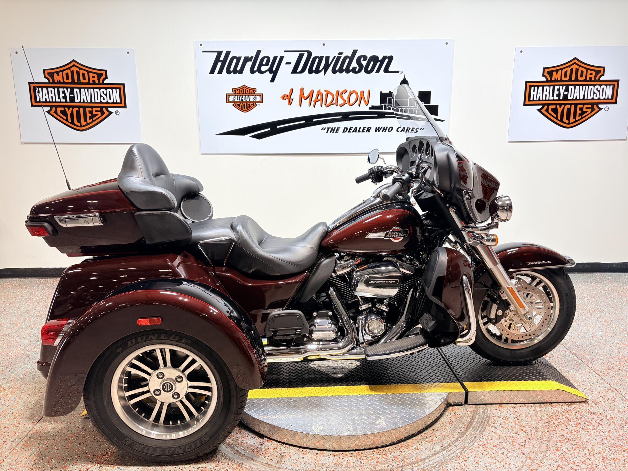 2022 Harley-Davidson Tri Glide Ultra ULTRA CLASSIC in Madison, WI