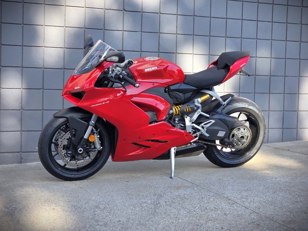 2021 Ducati Panigale V2 Ducati Red in glendale CA