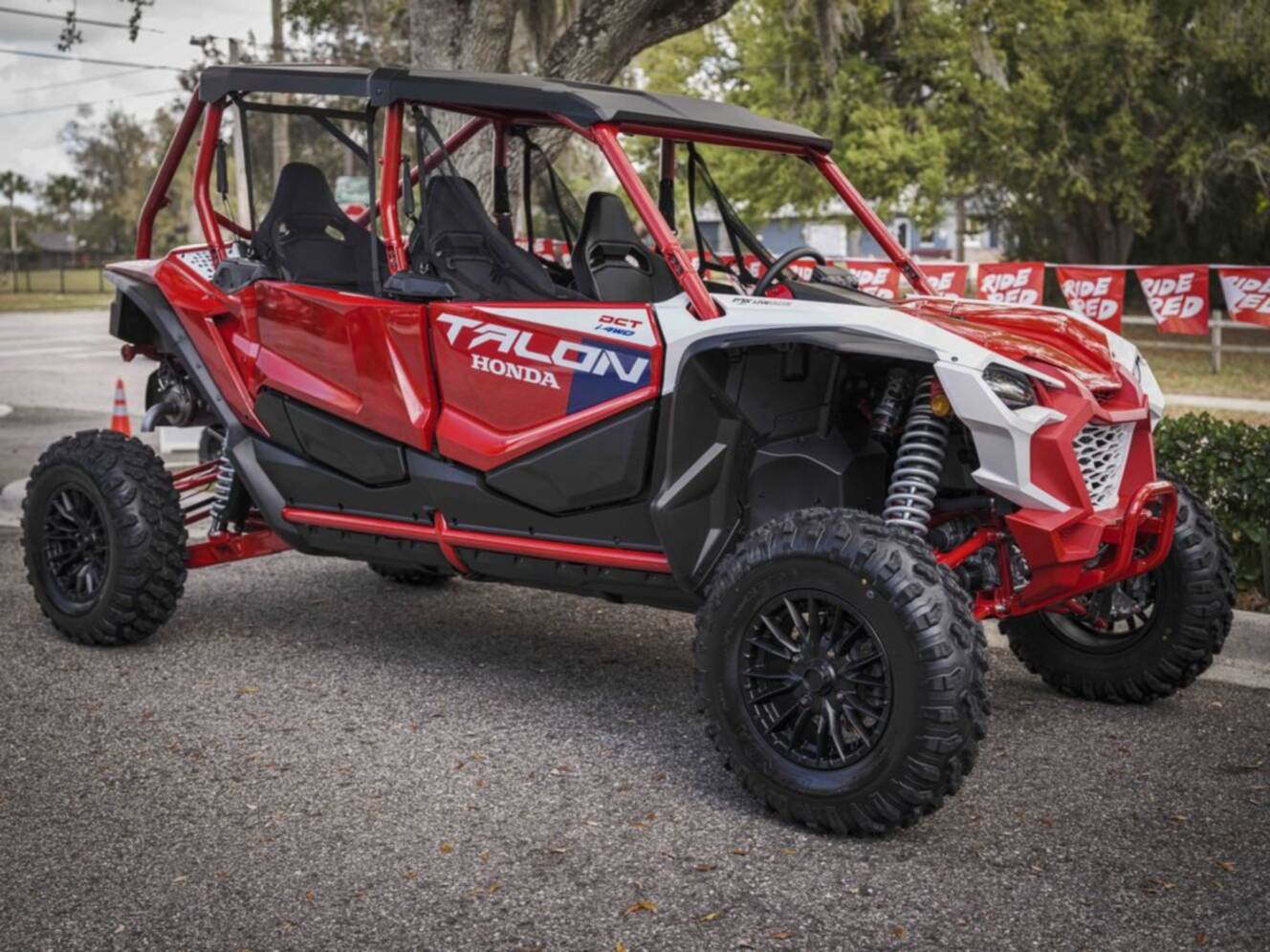 A photo of this 2026 Honda® Talon 1000R-4 FOX Live Valve