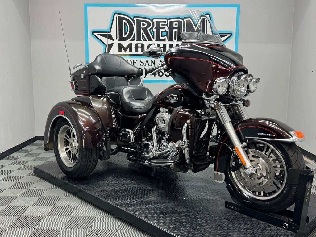 2011 Harley-Davidson® FLHTCUTG - Tri Glide® Ultra Classic® ULTRA CLASSIC in San Antonio, TX