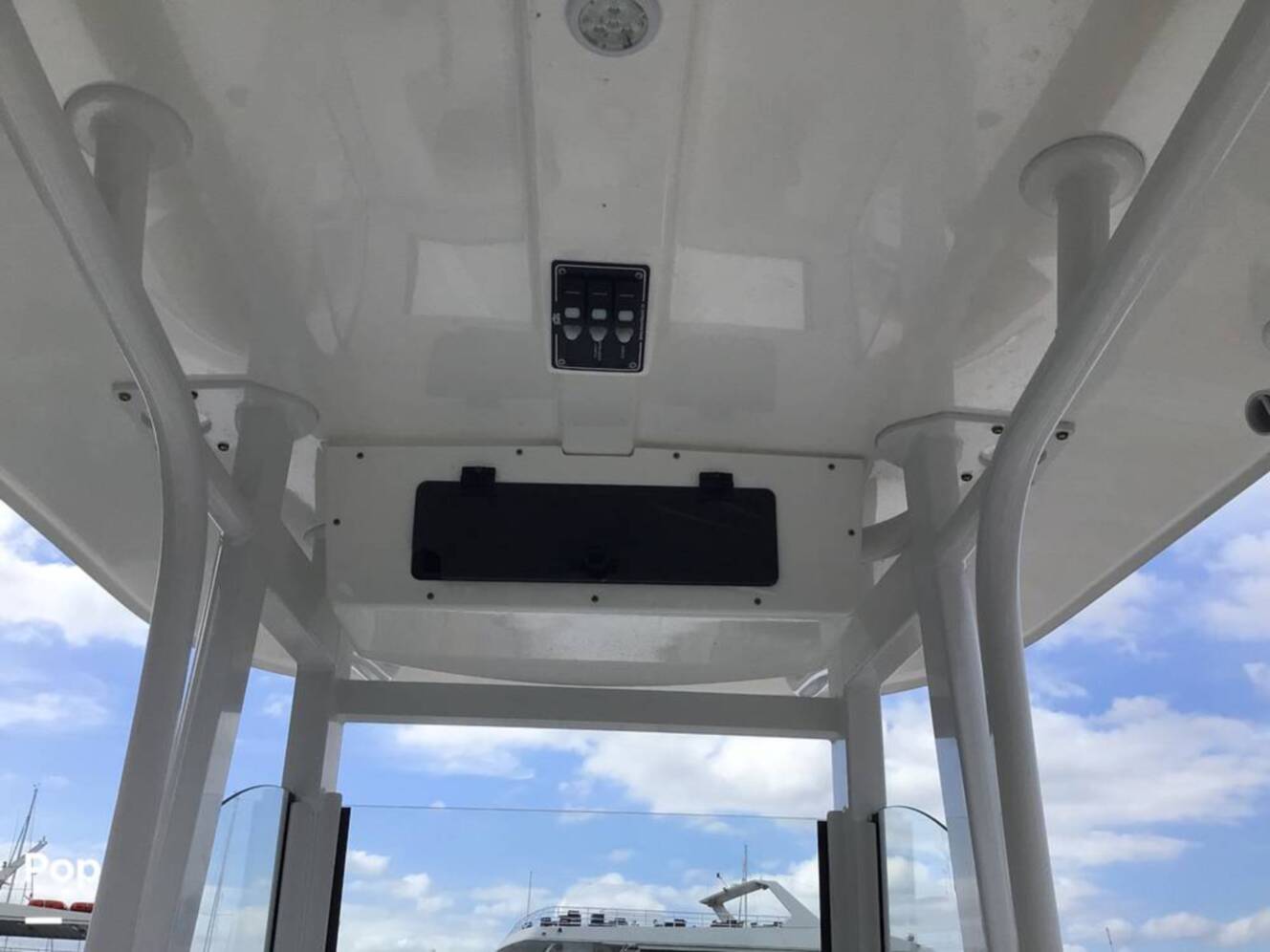 A photo of this 2025 Nauticstar 242 OSL