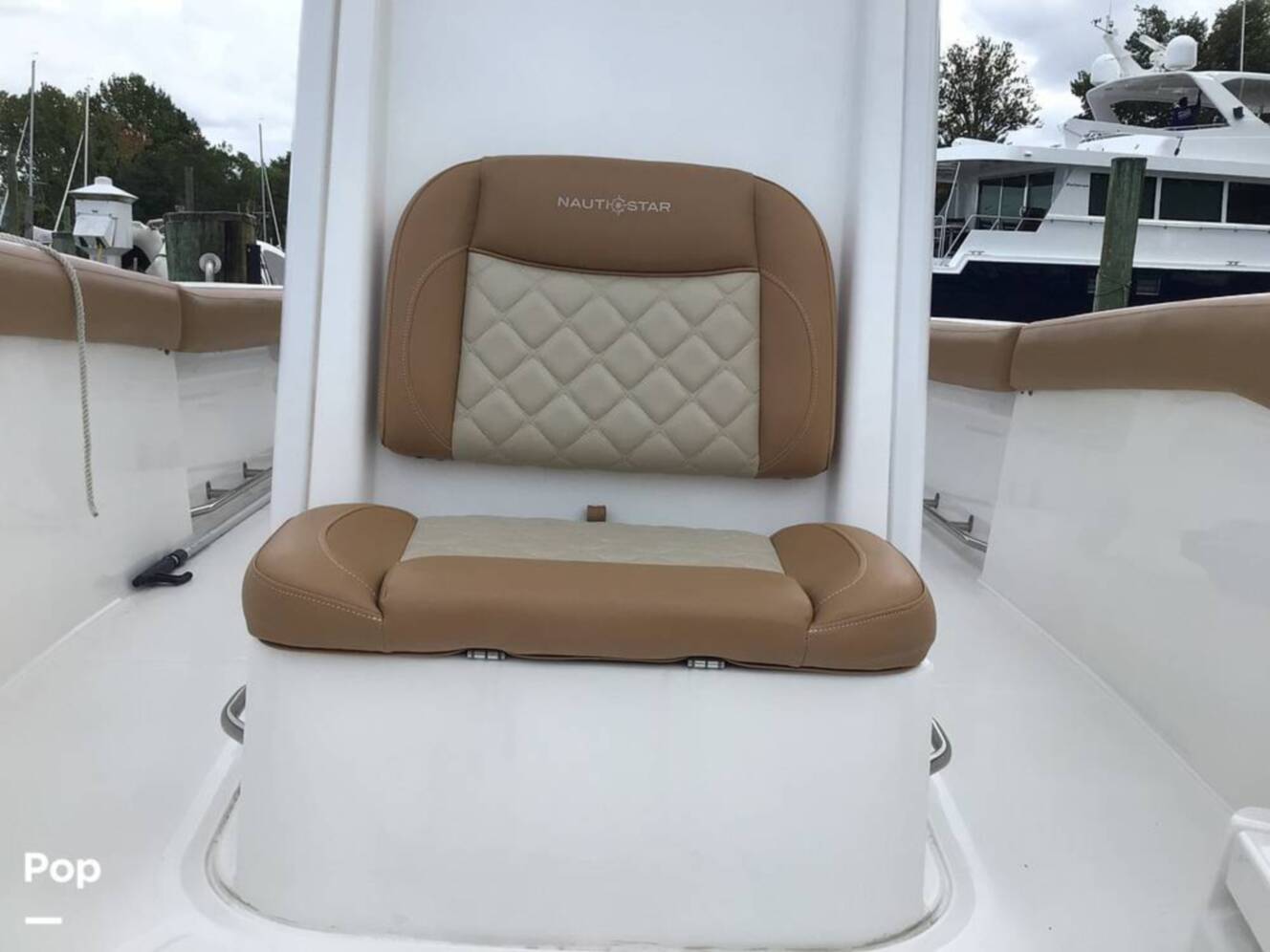 A photo of this 2025 Nauticstar 242 OSL