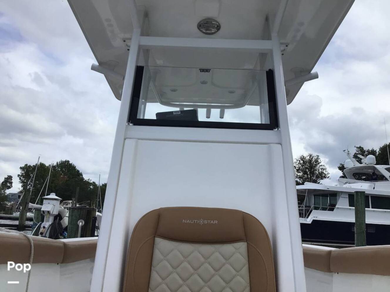 A photo of this 2025 Nauticstar 242 OSL