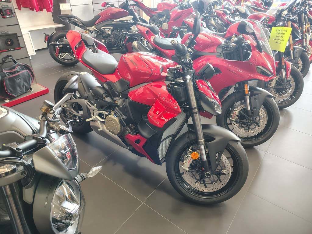 2026 Ducati Streetfighter V4 3G V4 in Millstone, NJ