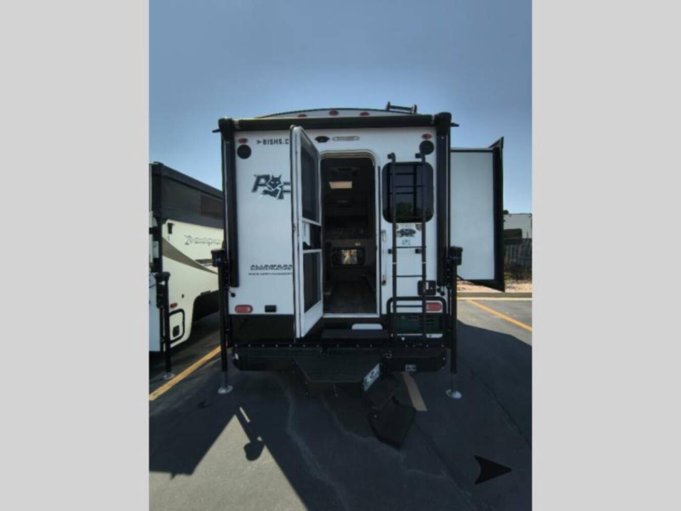 A photo of this 2027 Northwood Arctic Fox 990