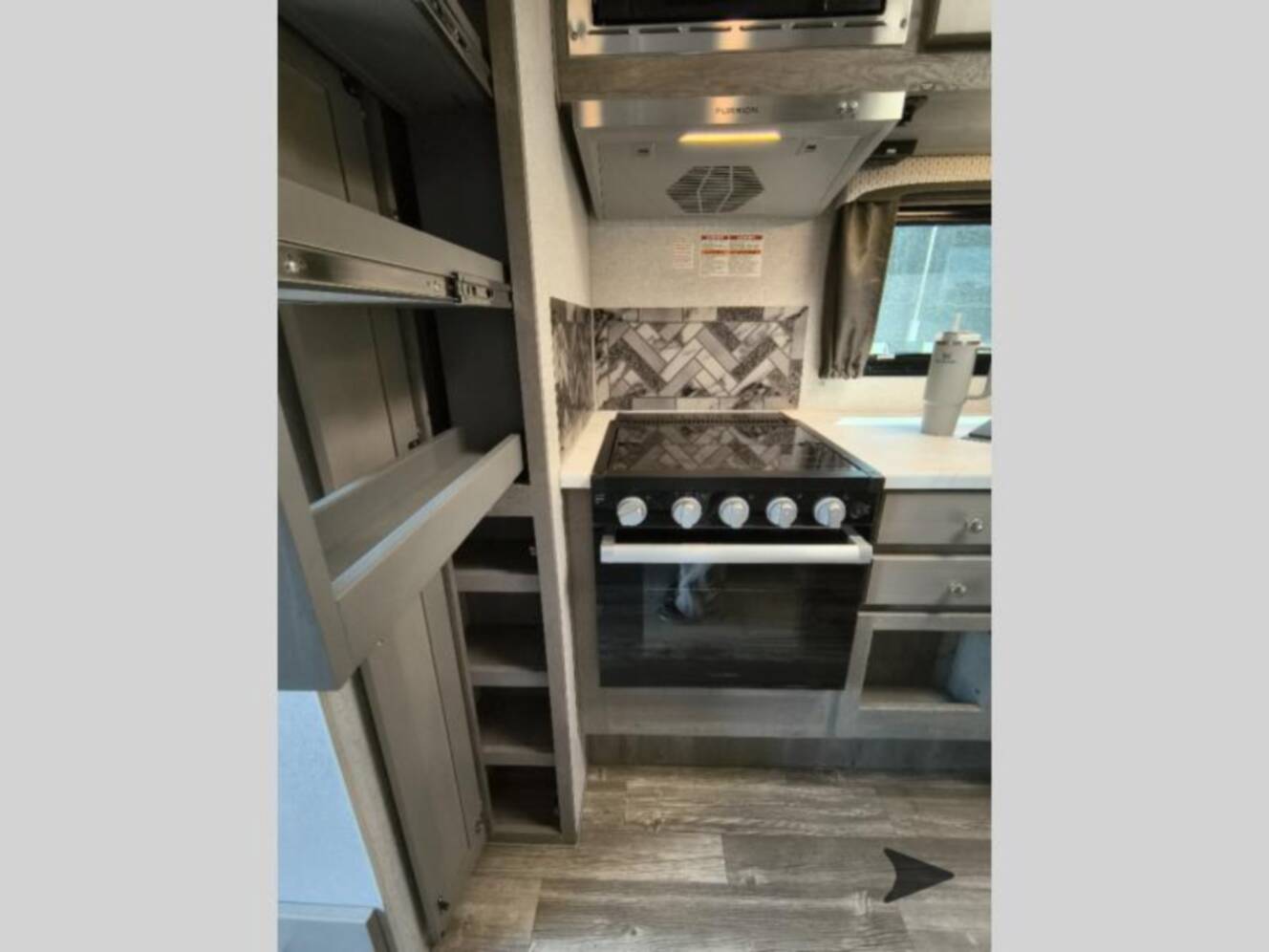 A photo of this 2027 Northwood Arctic Fox 990