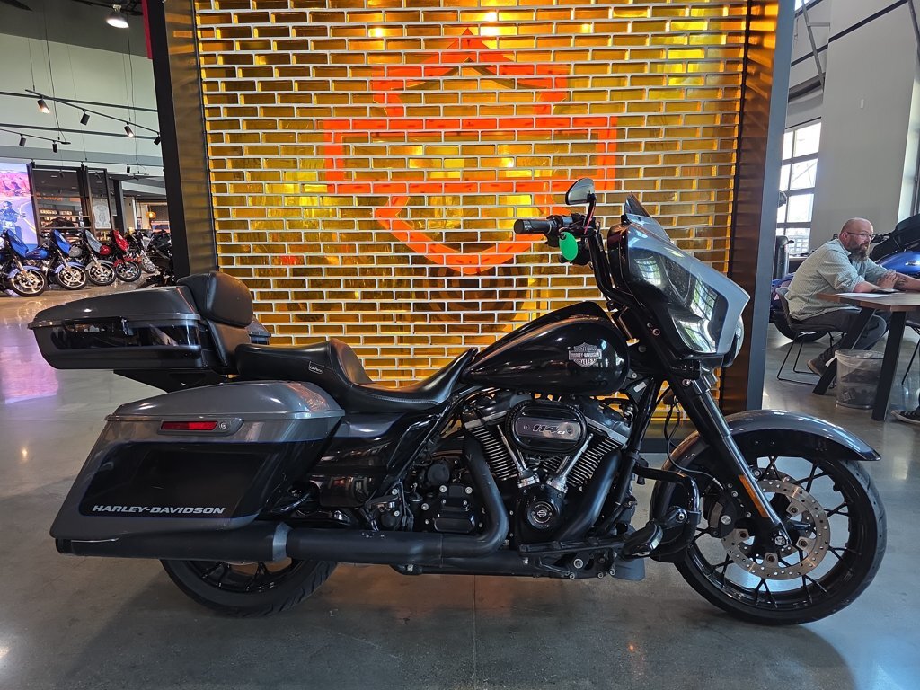 2021 Harley-Davidson STREET GLIDE SPECIAL Cruiser motorcycle