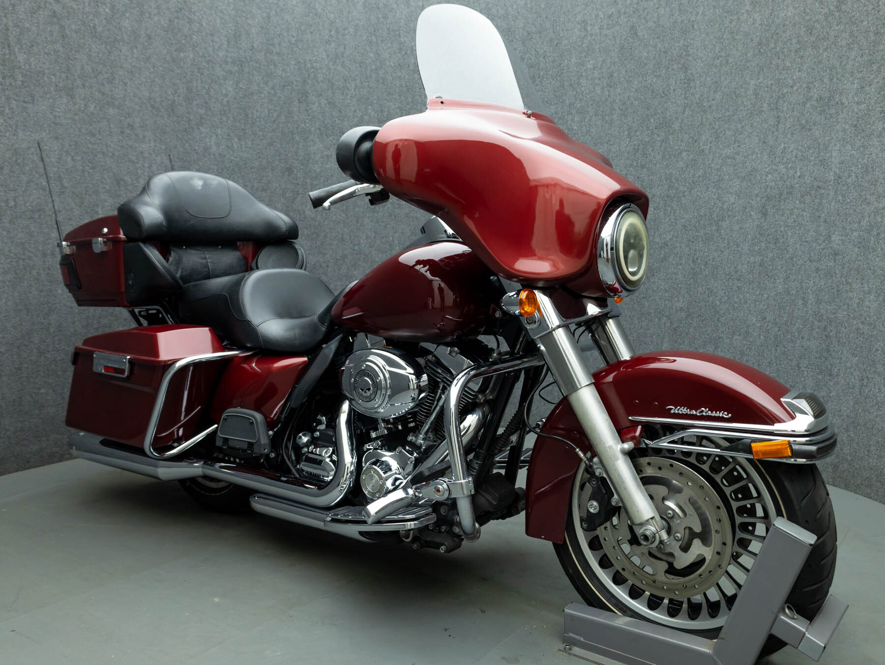 2011 Harley Davidson FLHTCU ELECTRA GLIDE ULTRA CLASSIC ULTRA CLASSIC FLHTCU in Pembroke, NH