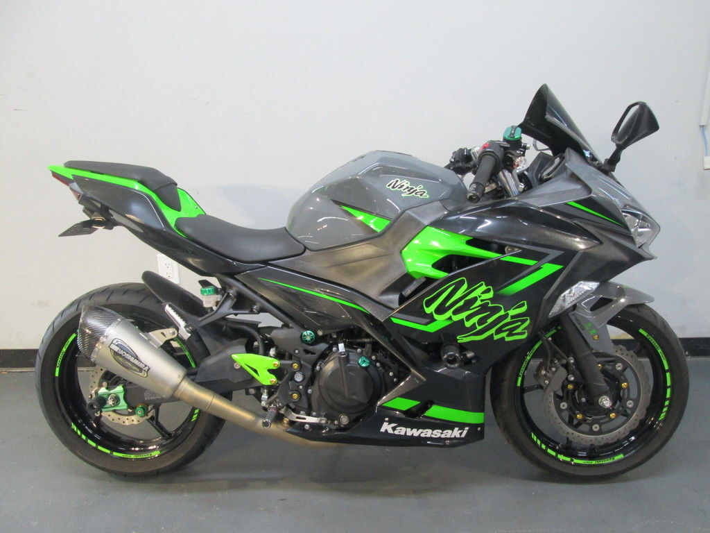 2019 Kawasaki Ninja® 400 BASE in Lewis Center, OH