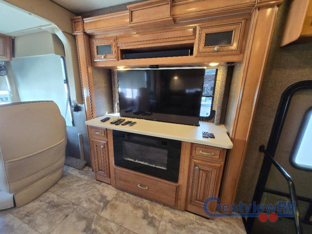 A photo of this 2017 Thor Motor Coach Palazzo 35.1
