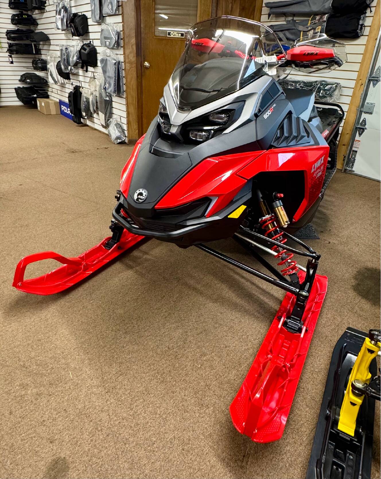 A photo of this 2026 Lynx Rave RE 600R E-TEC Ice Ripper XT 1.5 M.S. / E.S. w/ 10