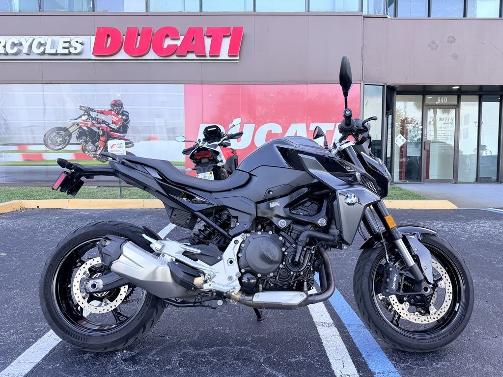 2025 BMW F 900 R Triple Black 900 R in Pompano Beach, FL
