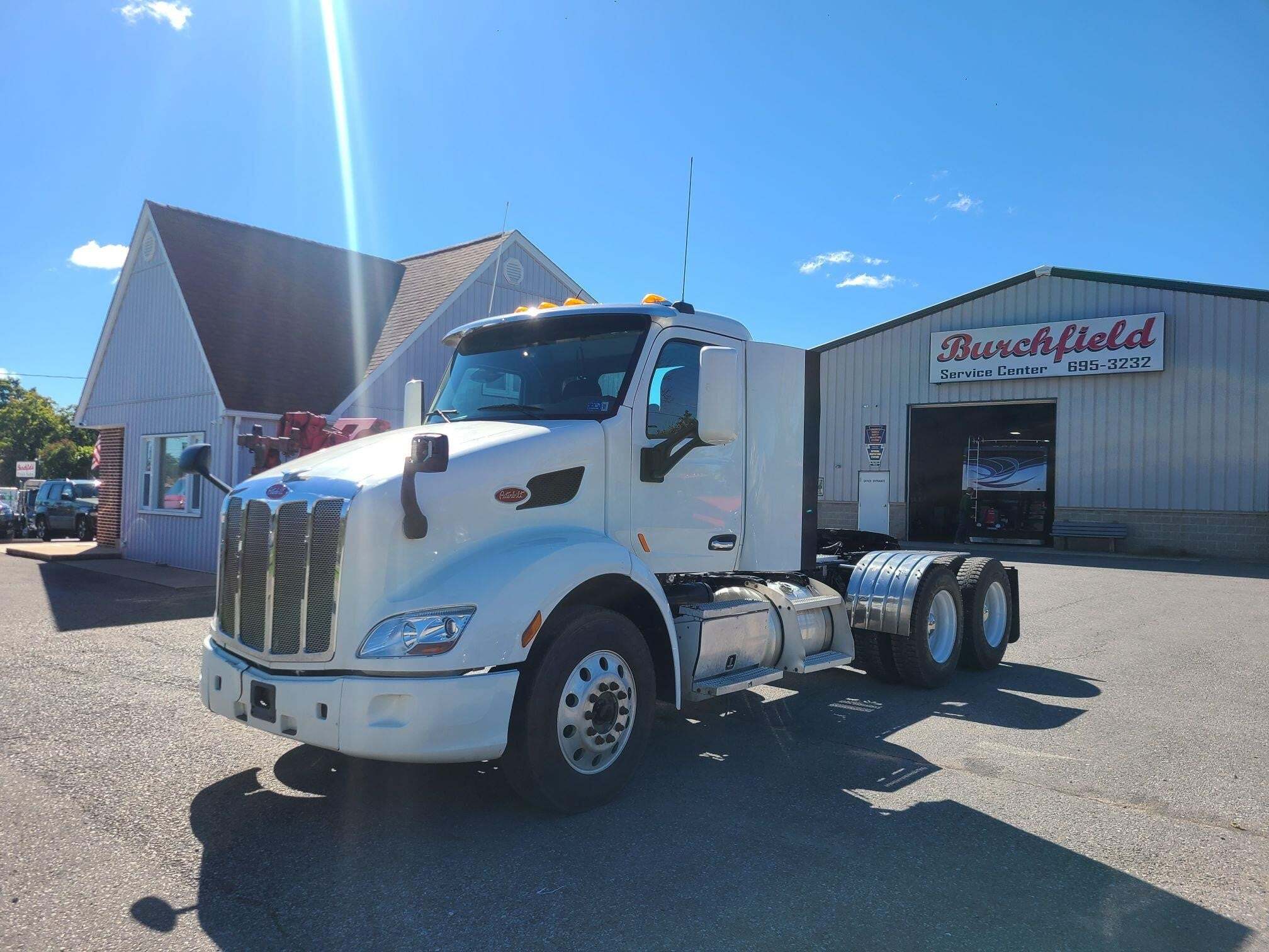 2015 PETERBILT 579 in Duncansville, PA