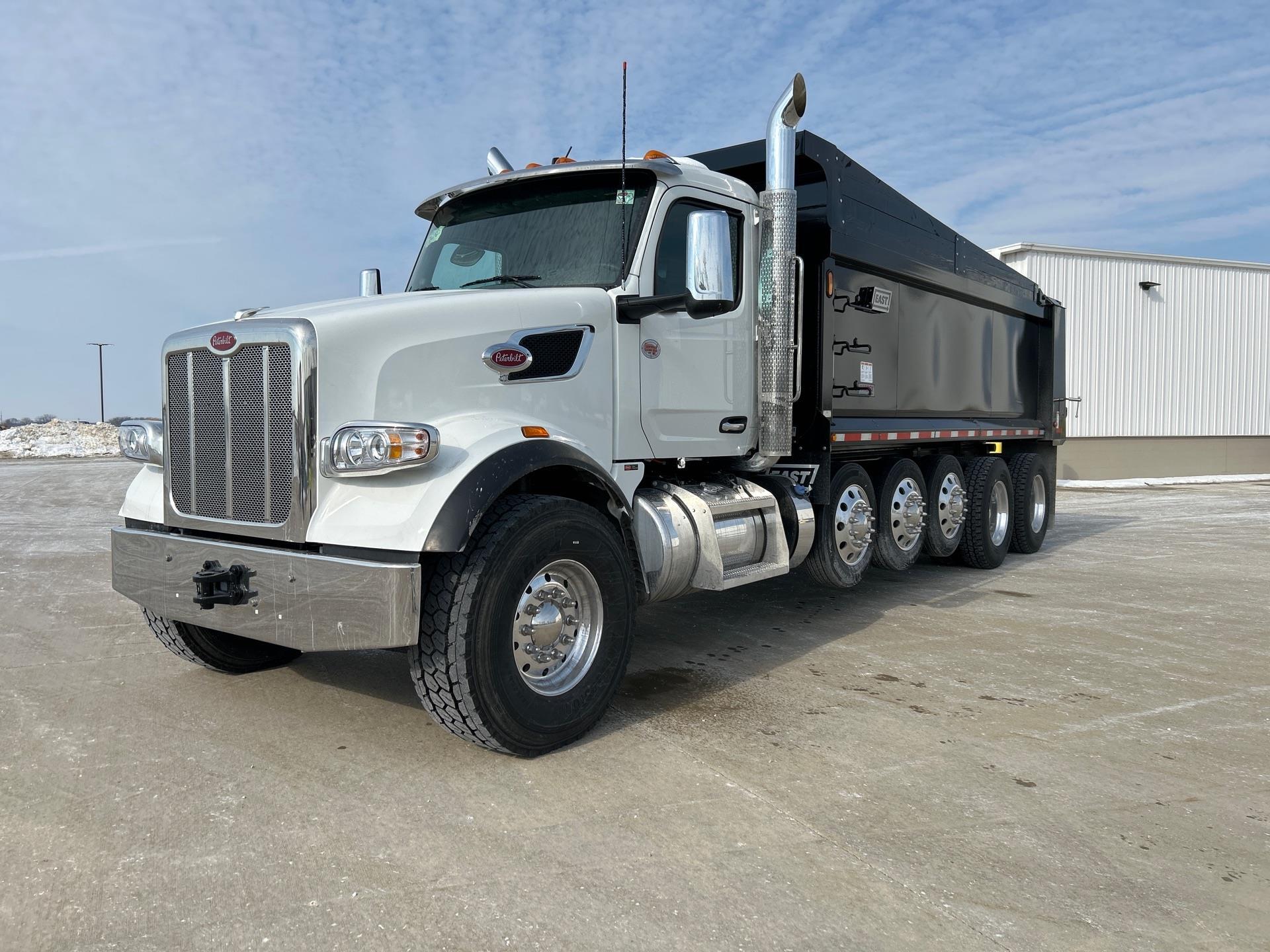 2026 PETERBILT 567 in Zanesville, OH