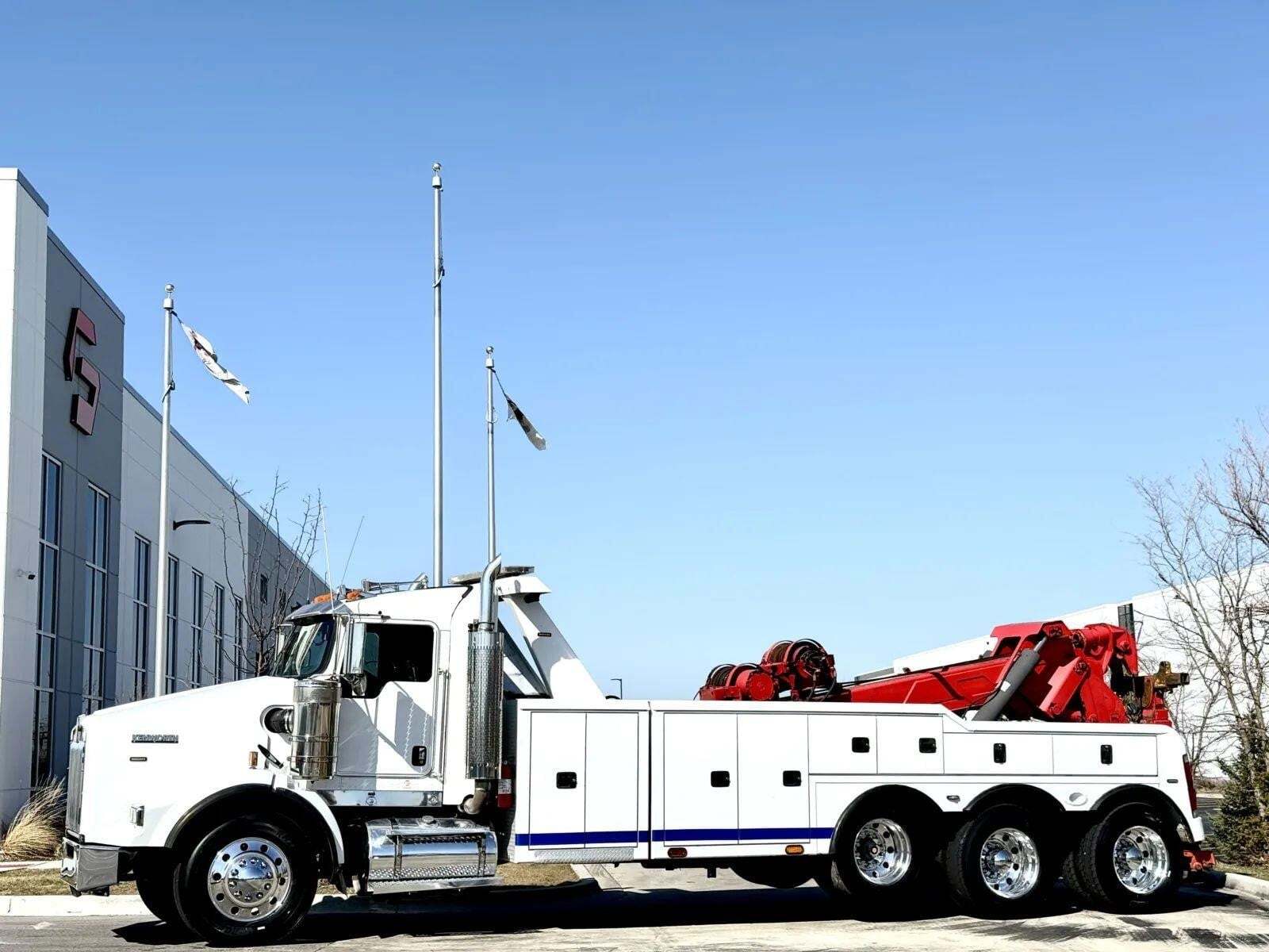2011 KENWORTH T800 in New Lenox, IL