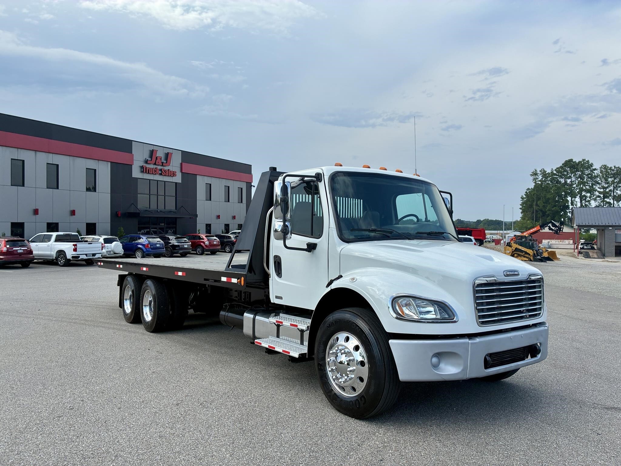2006 FREIGHTLINER BUSINESS CLASS M2 106 in Chatham, VA