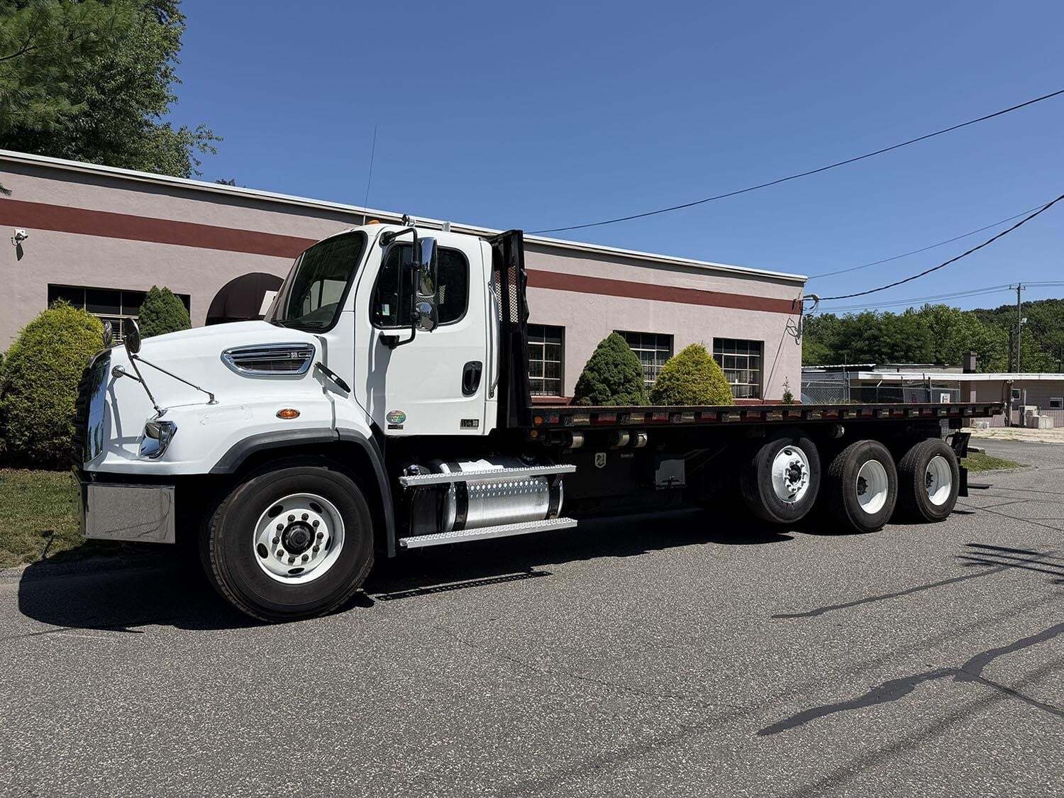 2015 FREIGHTLINER 114 SD in Chicopee, MA