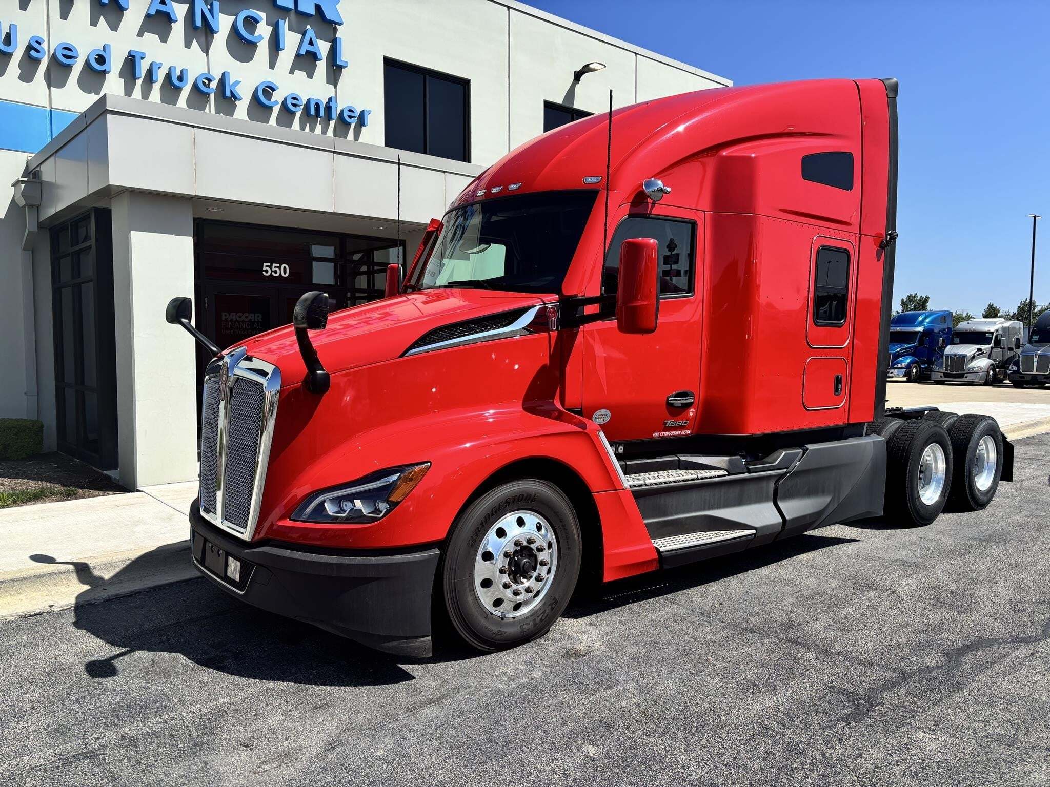 2023 KENWORTH T680 in Minooka, IL