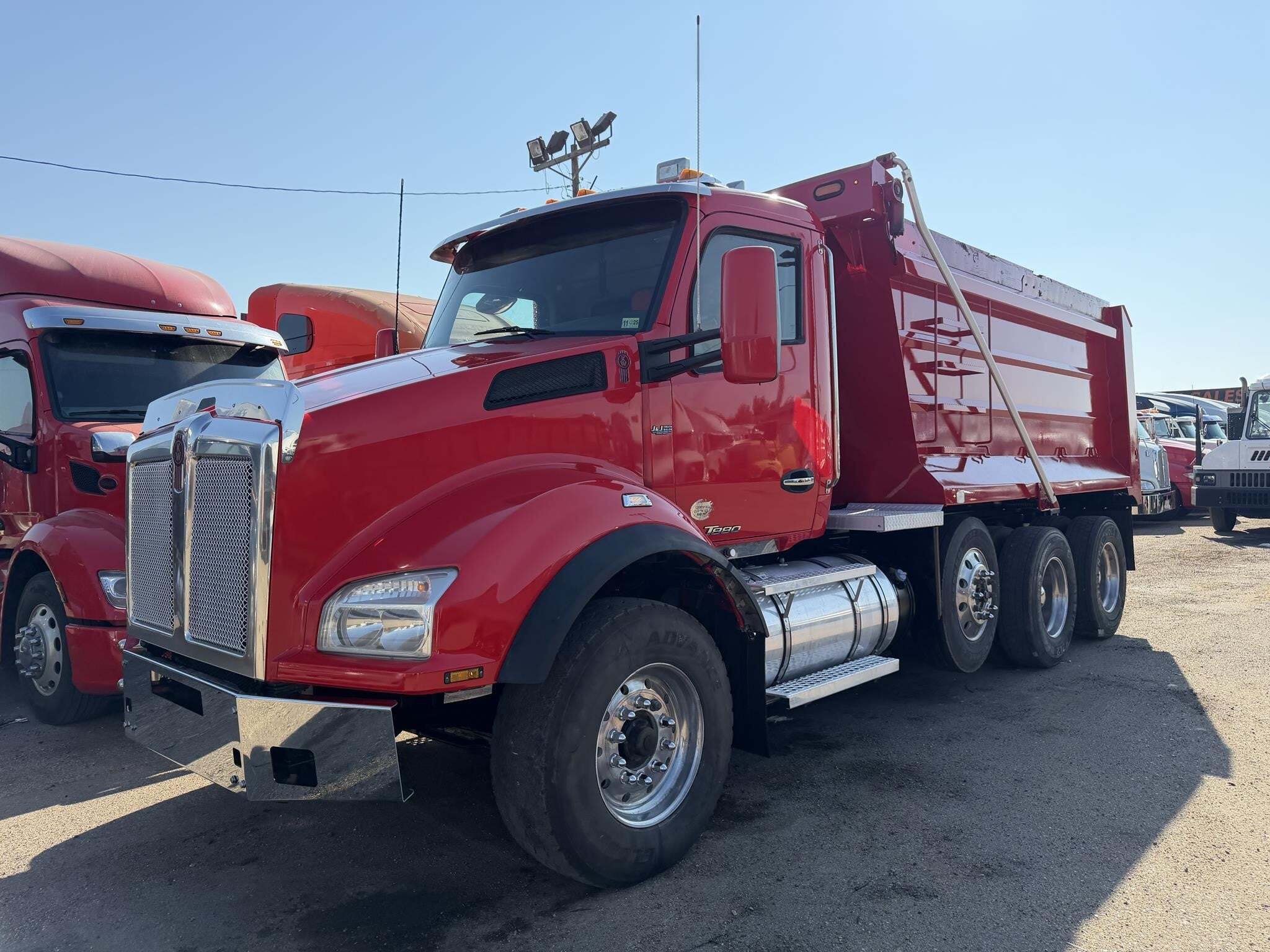 2020 KENWORTH T880 in Covington, TN