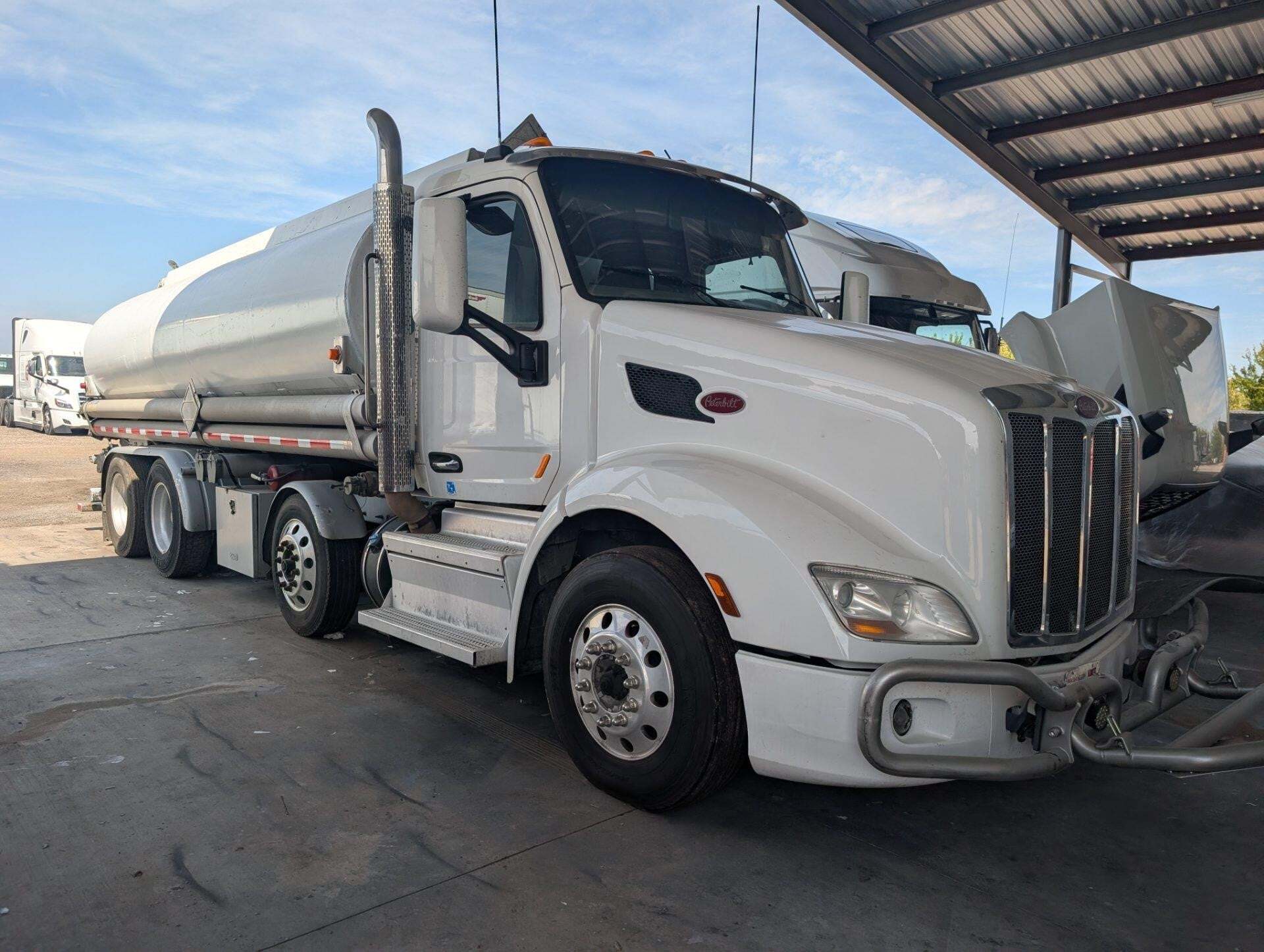 2018 PETERBILT 579 in Caddo Mills, TX