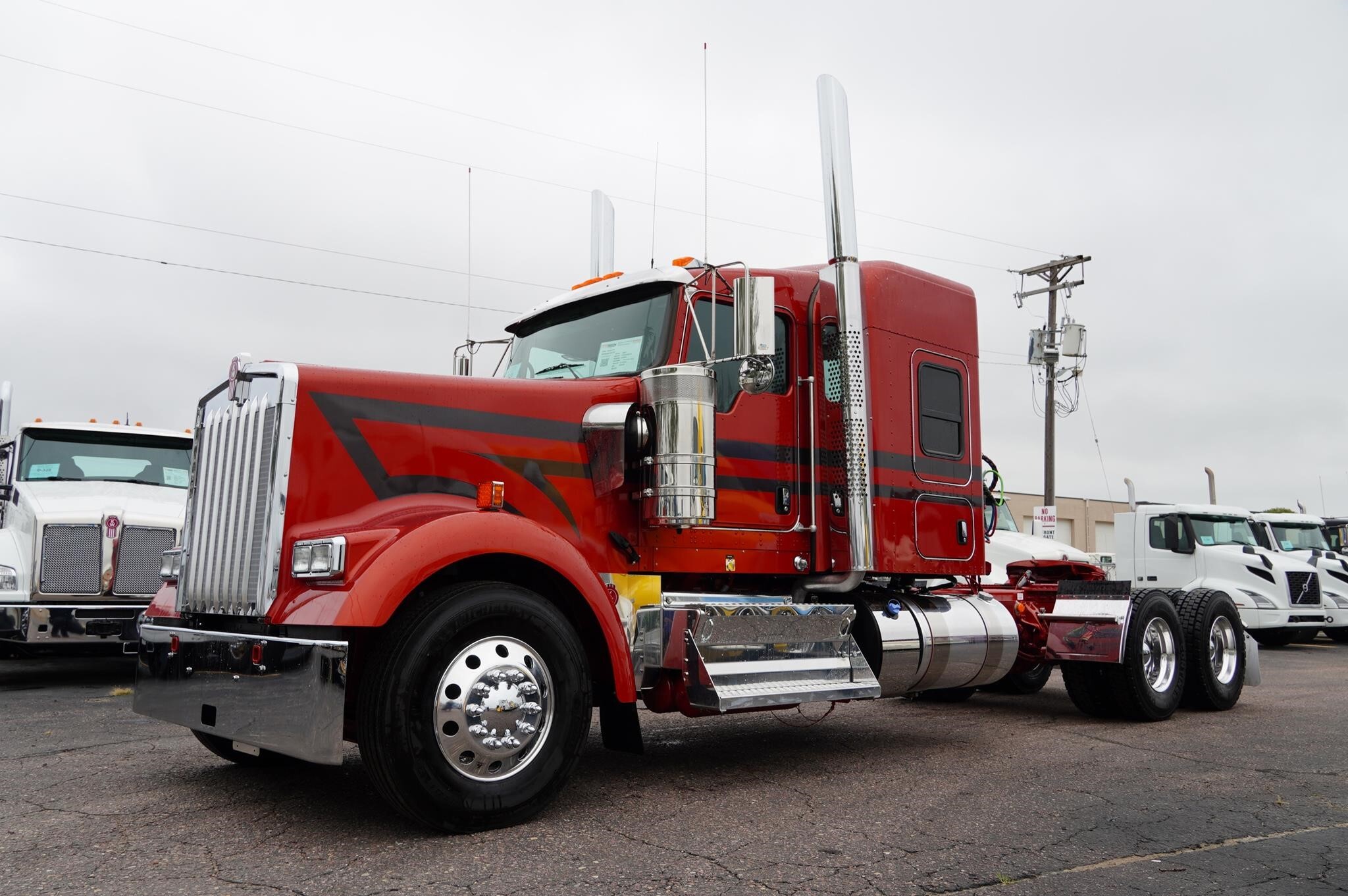 2027 KENWORTH W900L in Sioux Falls, SD