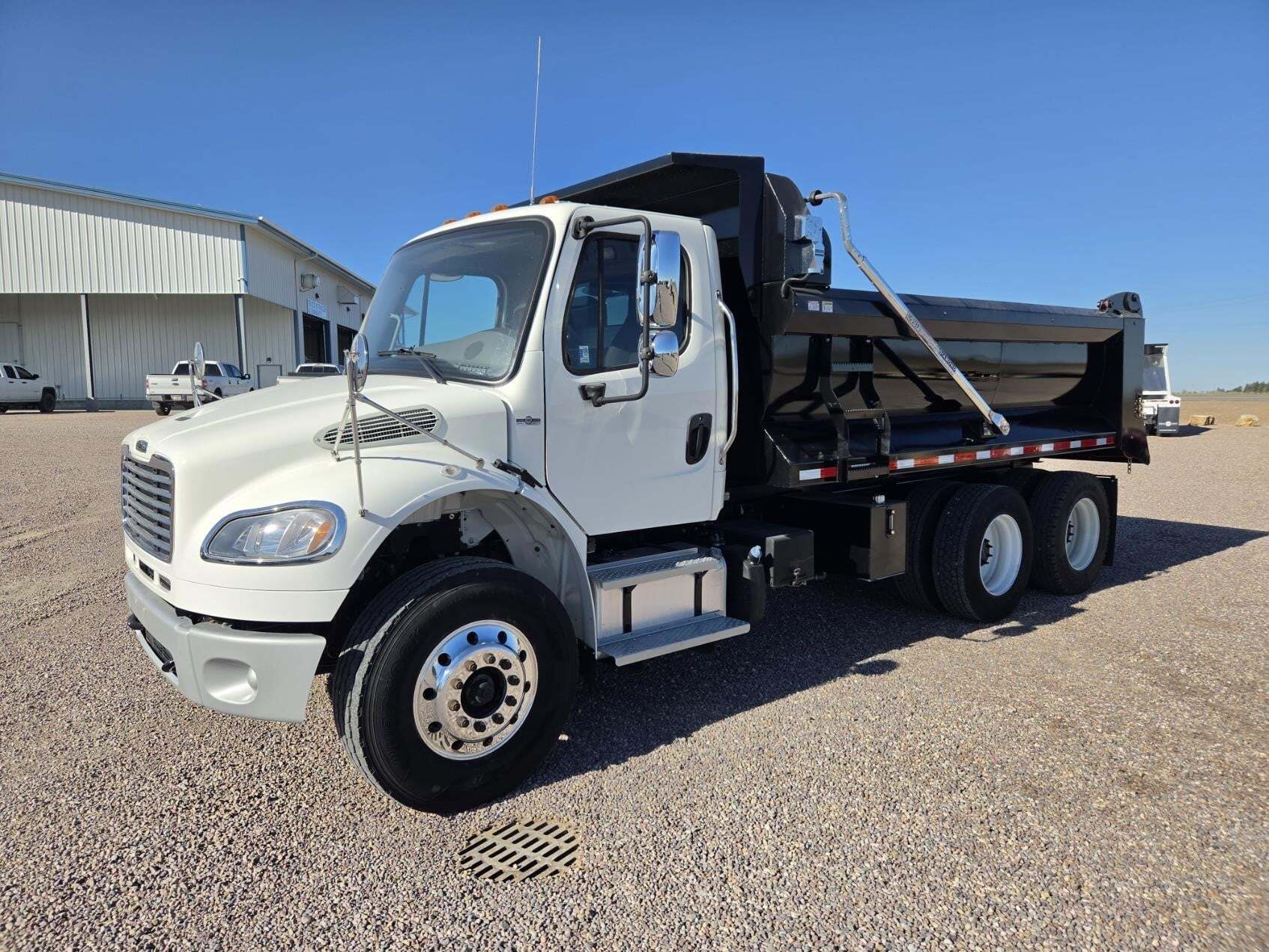2022 FREIGHTLINER BUSINESS CLASS M2 106 in Aberdeen, ID