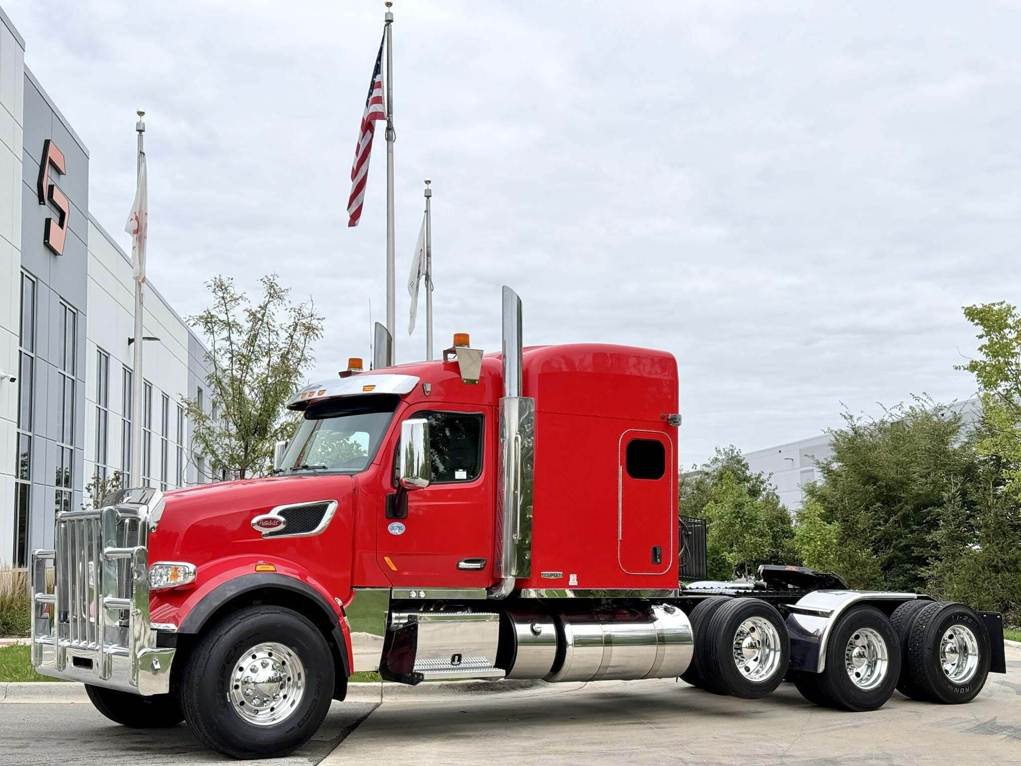 2019 PETERBILT 567 in New Lenox, IL