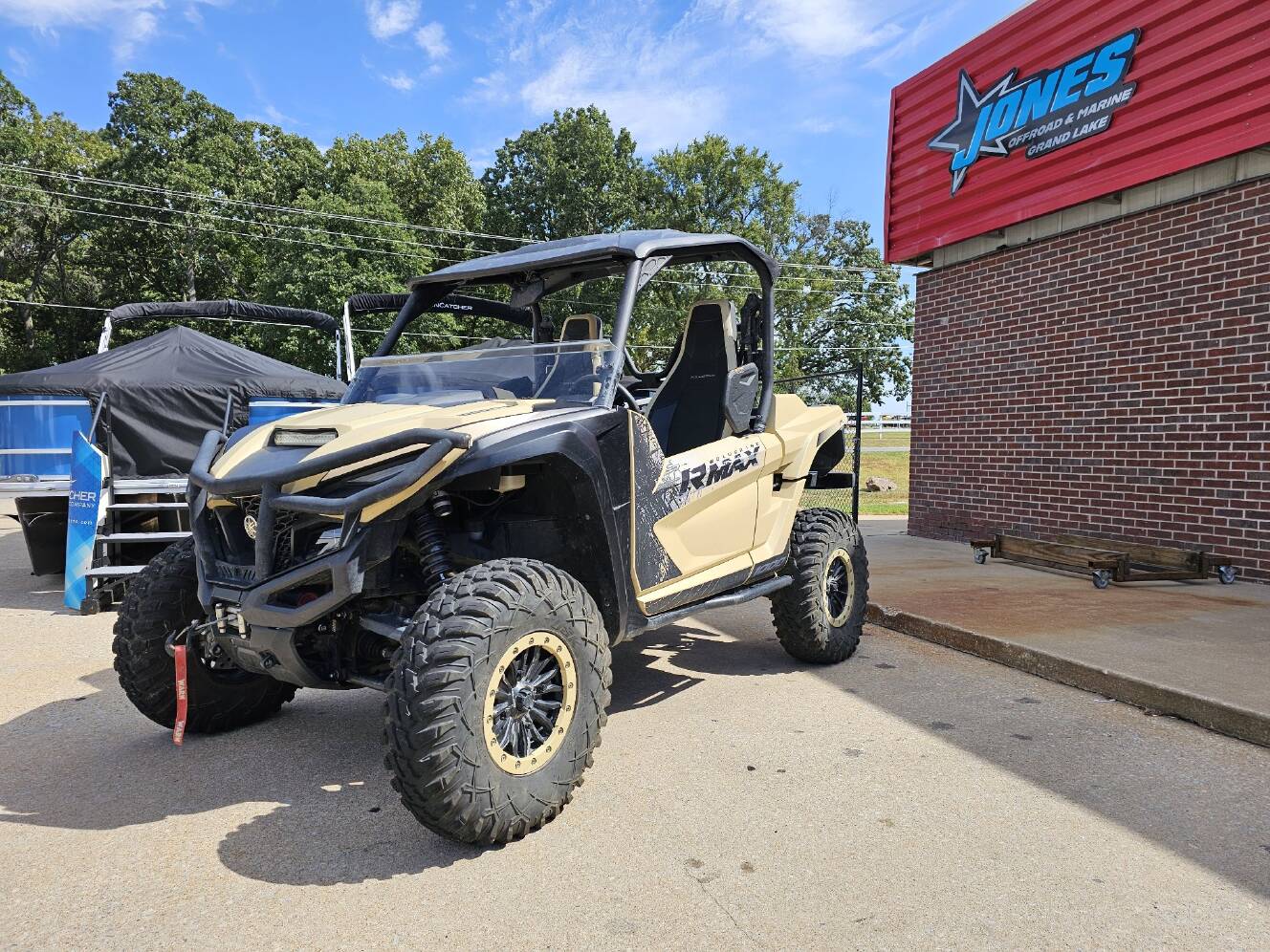 A photo of this 2023 Yamaha Wolverine RMAX2 1000 XT-R