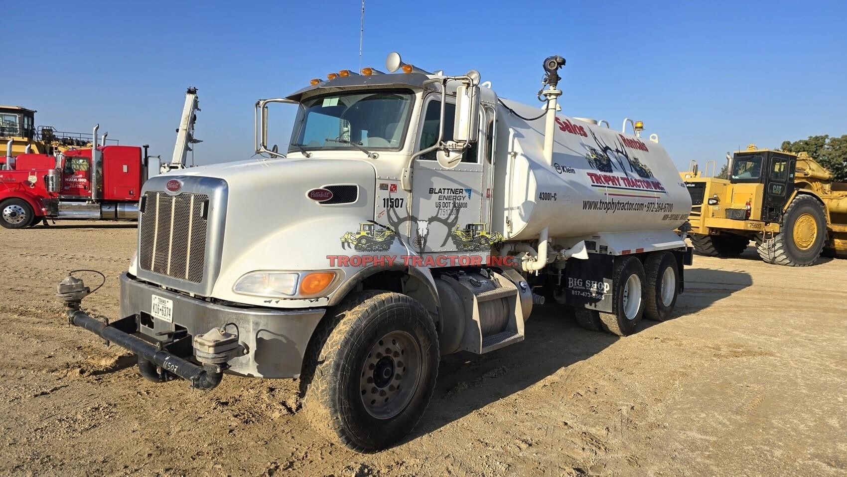 2020 PETERBILT 348 in Burleson, TX