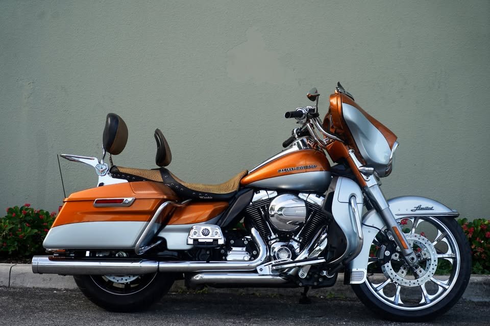 2014 Harley-Davidson ELECTRA GLIDE ULTRA LIMITED ULTRA LIMITED in North Miami Beach, FL