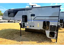 2027 Forest River Palomino Real Lite HS-1806