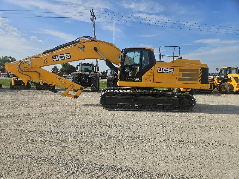 2026 JCB 370X