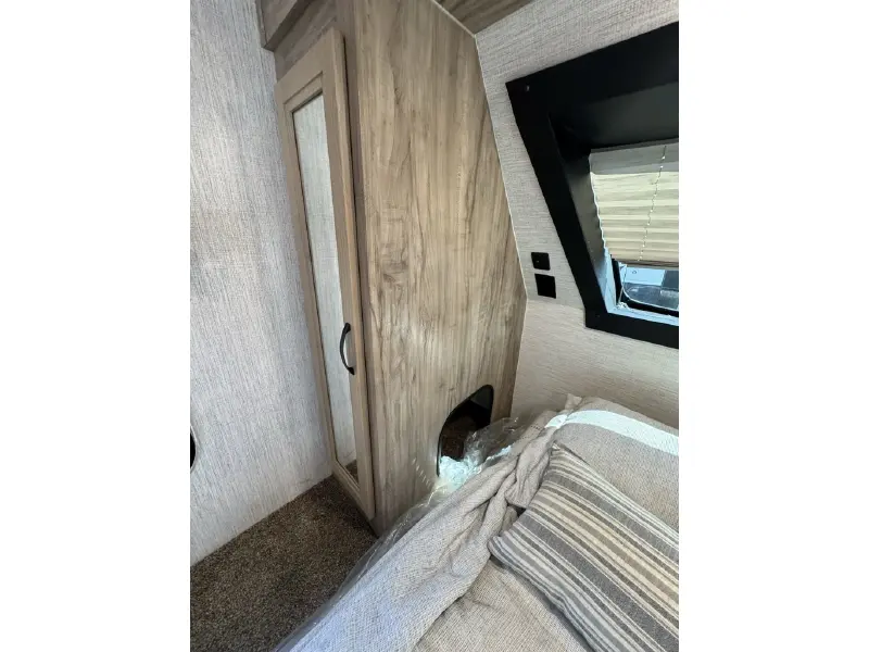 2023 PALOMINO SOLAIRE 2430BHS