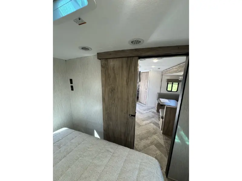 2023 PALOMINO SOLAIRE 2430BHS