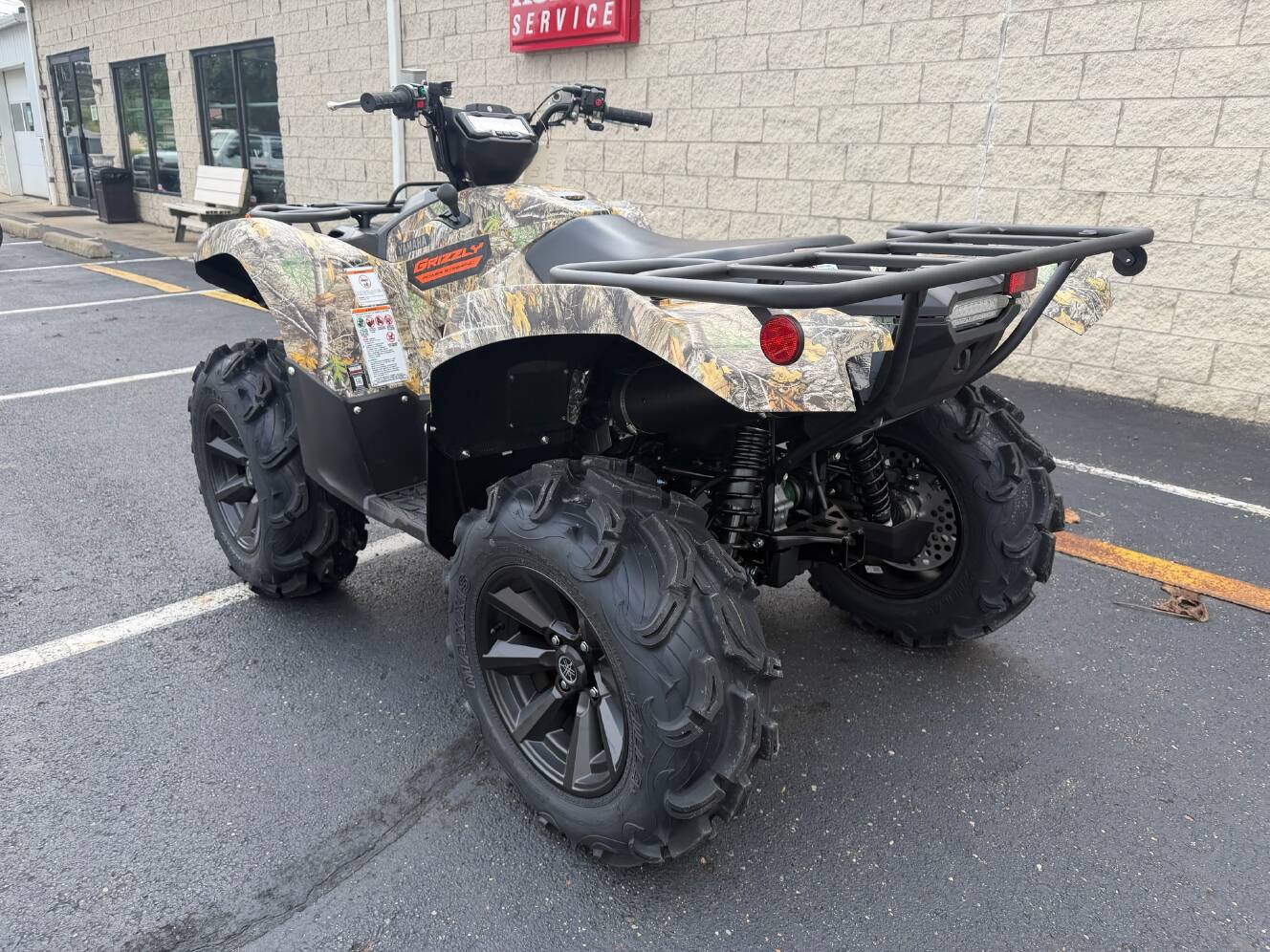 A photo of this 2027 Yamaha Grizzly EPS Camo