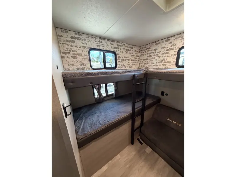 2022 COACHMEN CATALINA 293QBCK