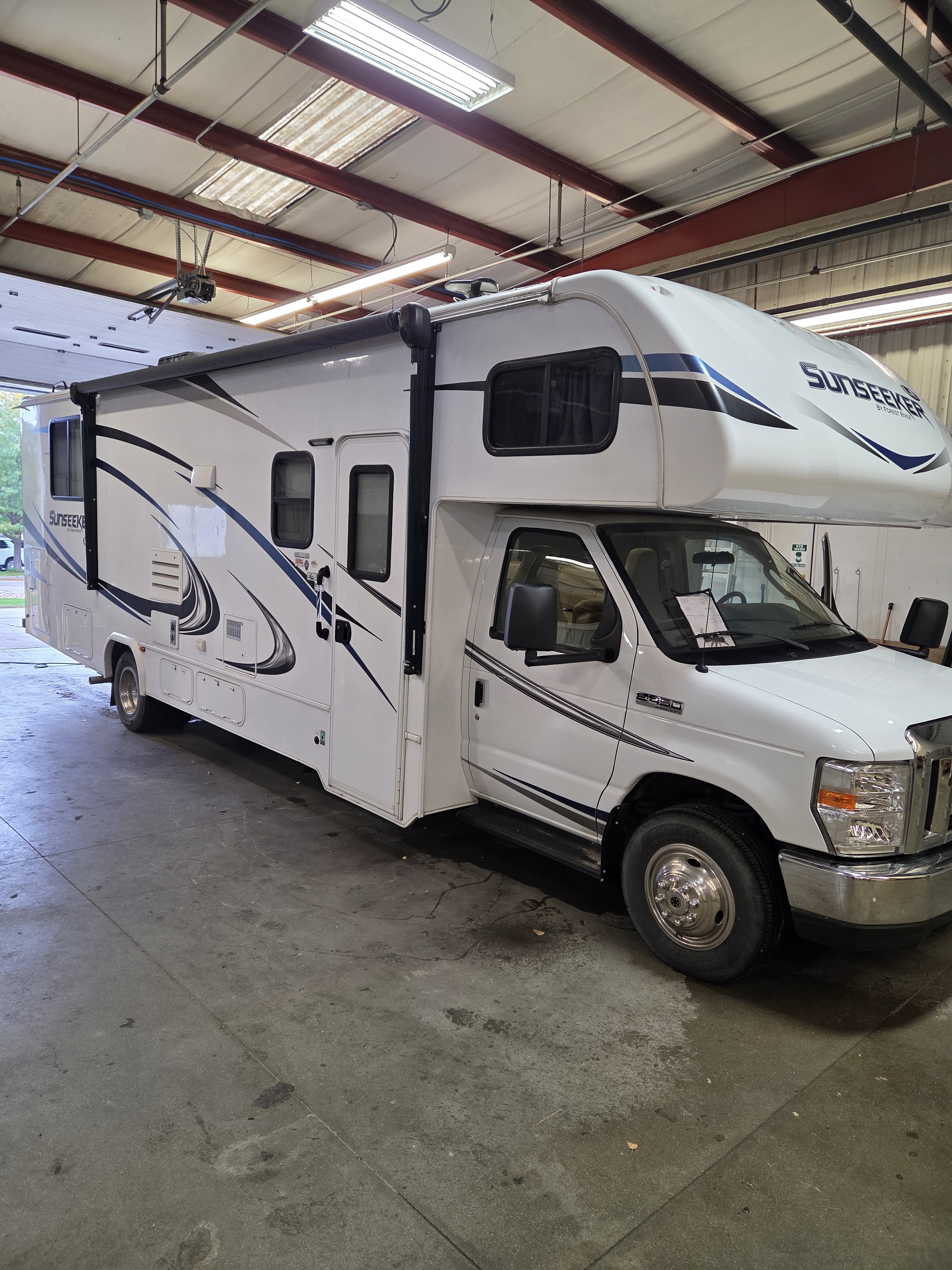 2018 Forest River SUNSEEKER 2850LE RV