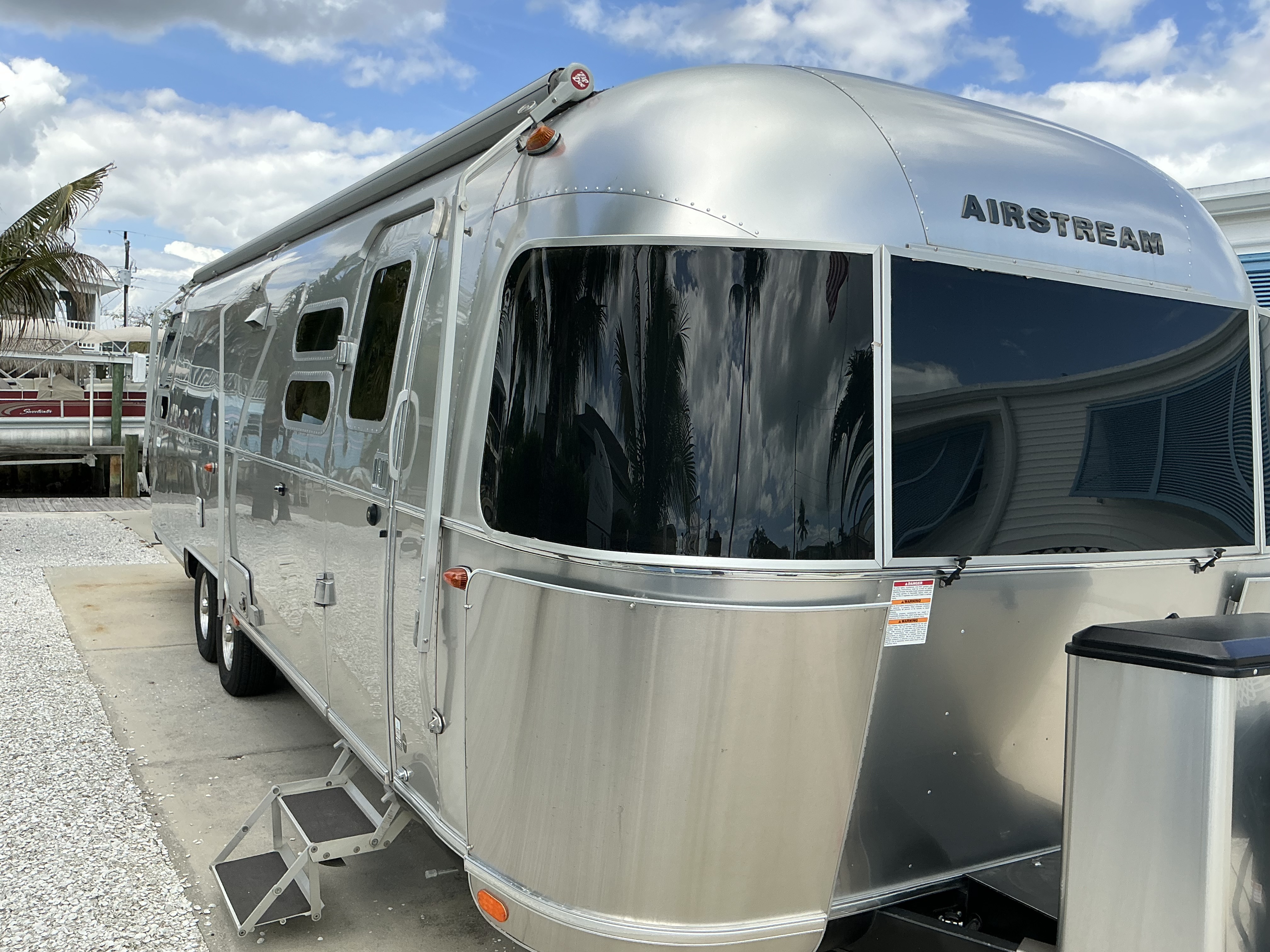 2022 Airstream FLYING CLOUD 30RB in naples FL
