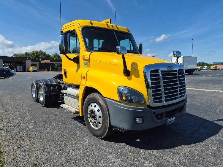 2019 FREIGHTLINER CASCADIA 125 in White Deer, PA