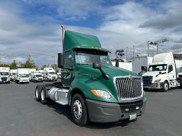 2018 INTERNATIONAL LT625 in Kent, WA