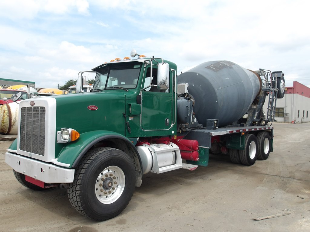 2014 PETERBILT 365 in Houston, TX