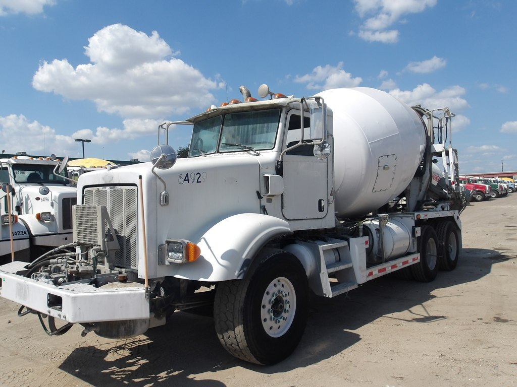 2015 PETERBILT 365 in Houston, TX