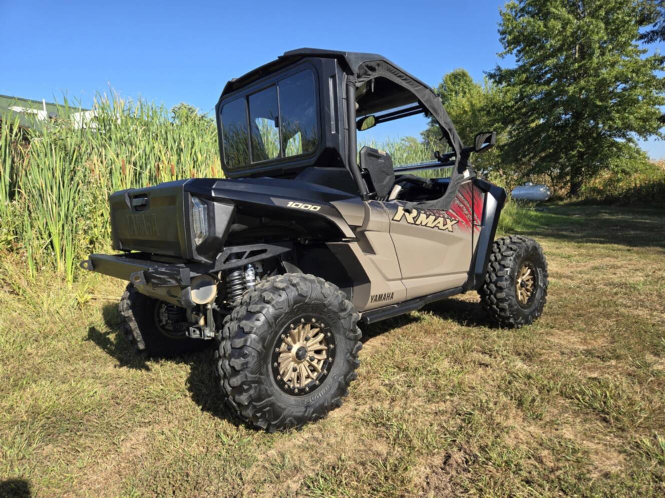 A photo of this 2024 Yamaha Wolverine RMAX2 1000 XT-R