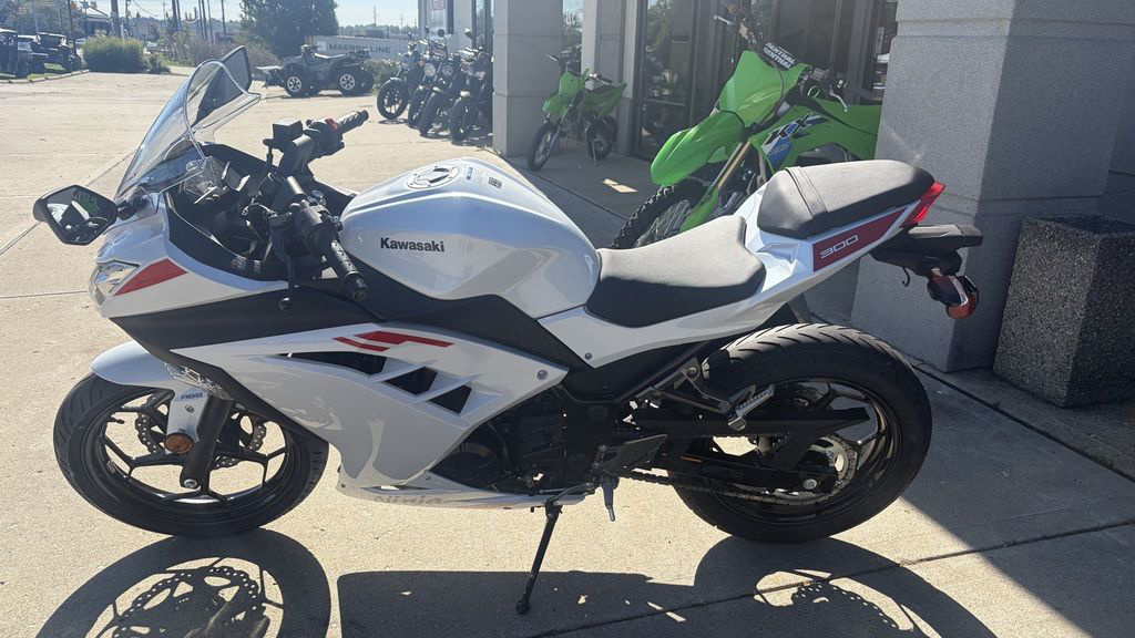 2026 Kawasaki Ninja 300 ABS 300 ABS in Cincinnati, OH