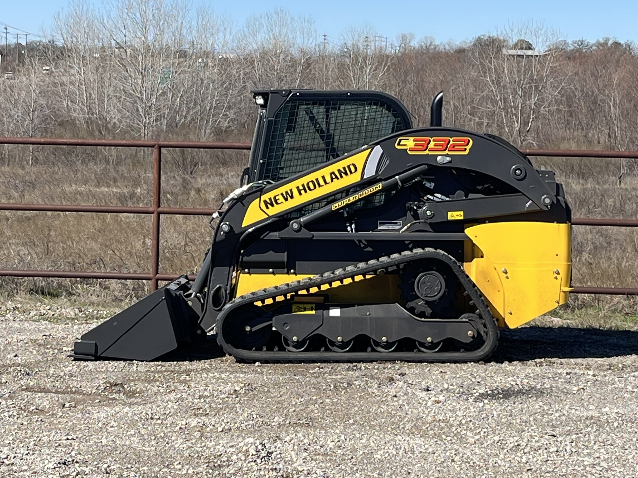 2027 NEW HOLLAND CONSTRUCTION C332 COMPACT TRACK LOADER W/ CAB & 78" BUCKET in Weatherford, TX