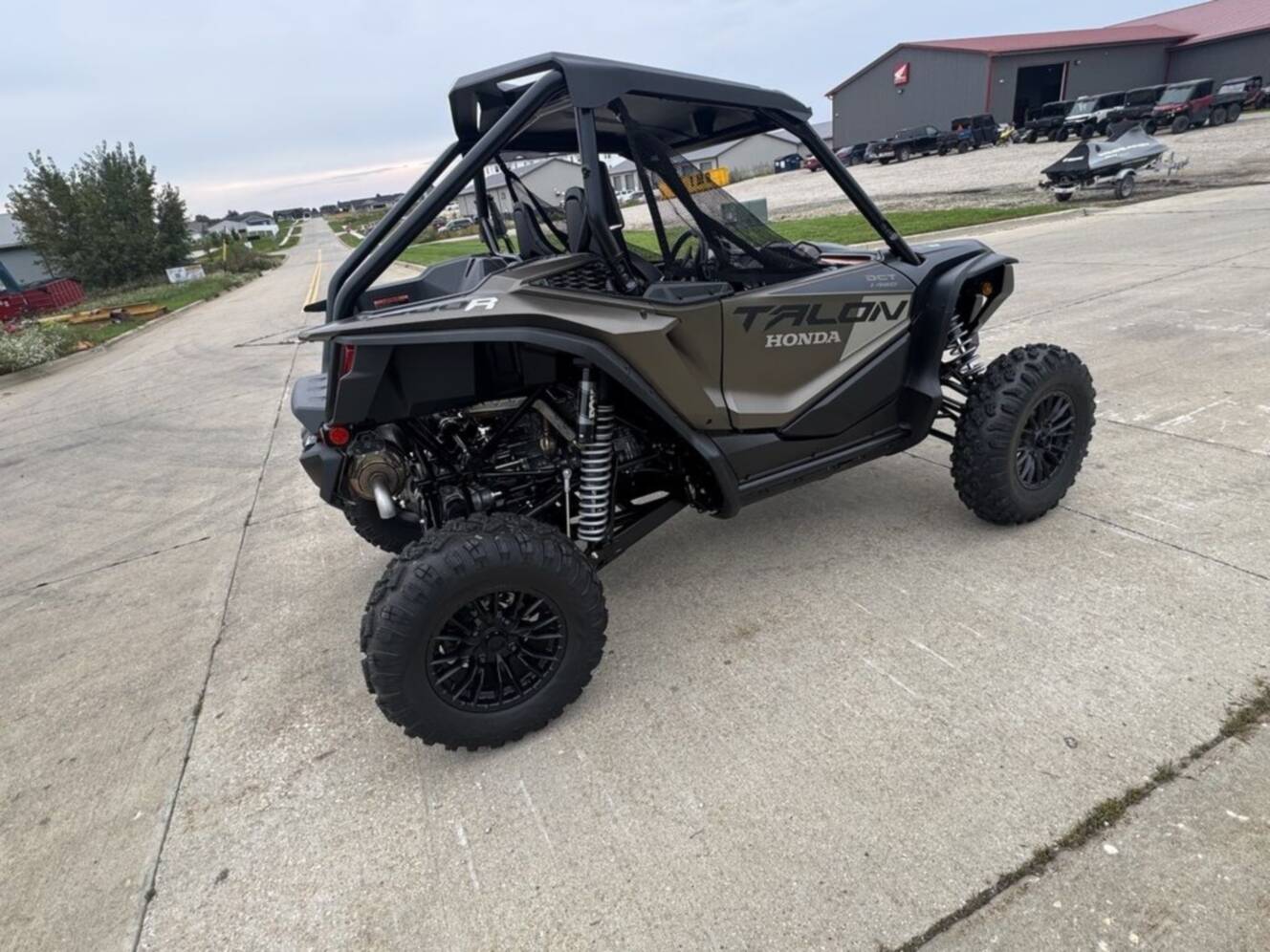 A photo of this 2026 Honda® Talon 1000R FOX Live Valve